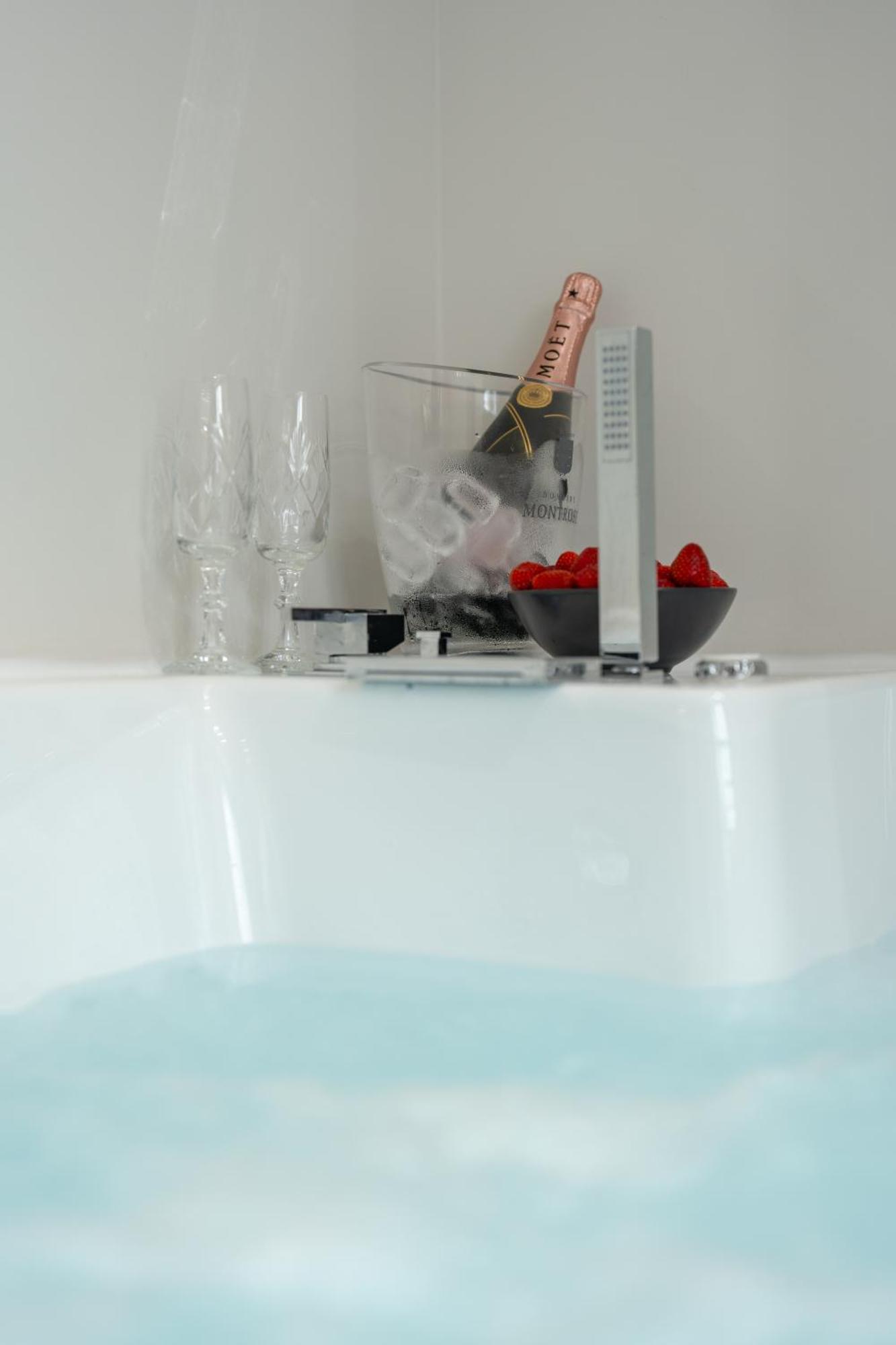 Derouse Othon Suite With Hydromassage Jacuzzi アテネ エクステリア 写真